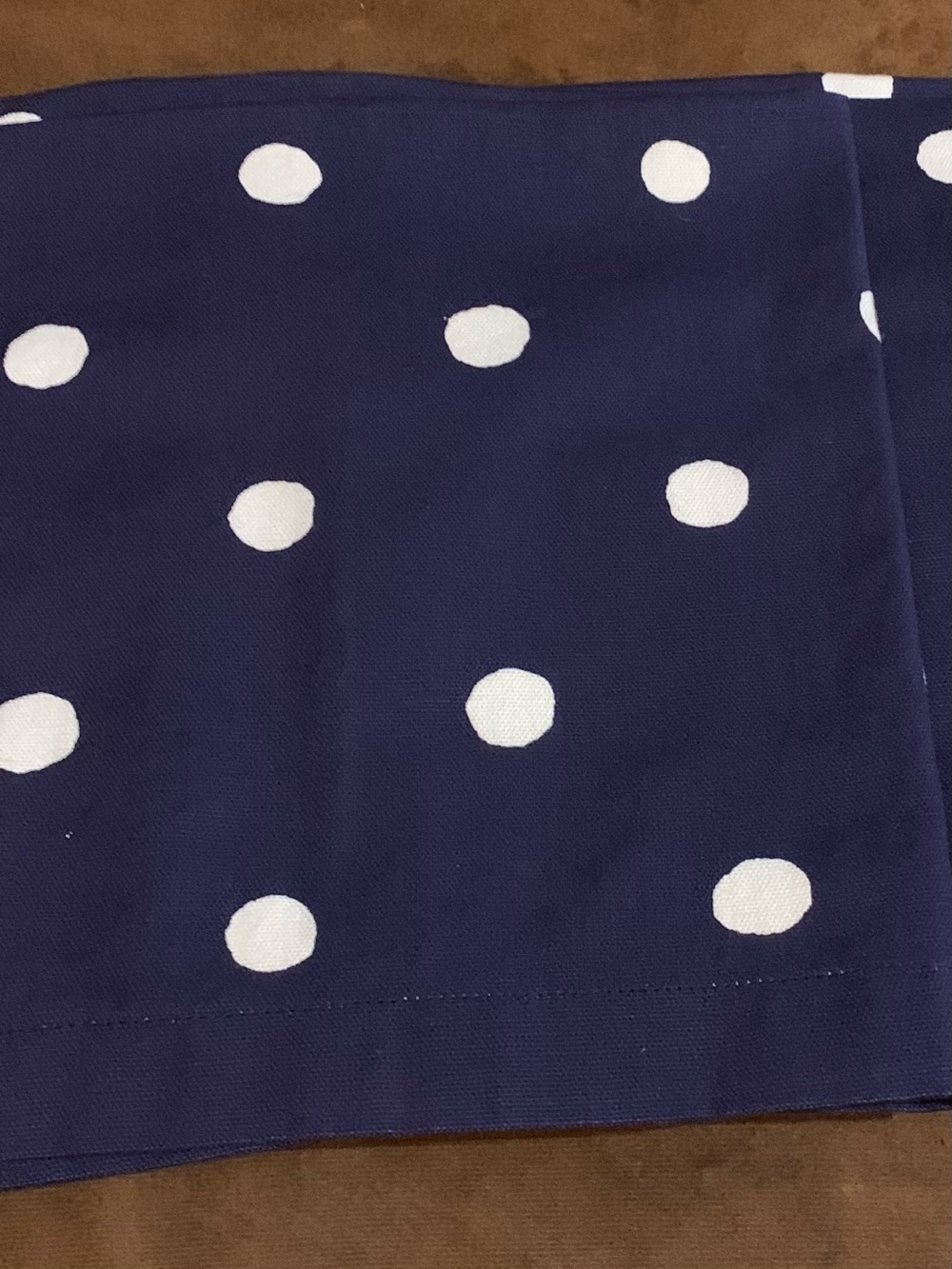 kate spade of New York Navy and White Polka Dot dinner napkin set of 4 - Picture 3 of 5